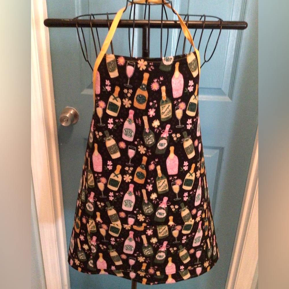 Champagne/Brut all purpose apron